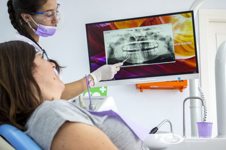 Quienes Somos - Clínica dental en Sevilla