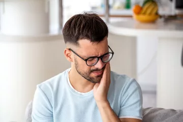 ¿Qué ocurre si retraso una revisión dental? - Clínica dental en Sevilla