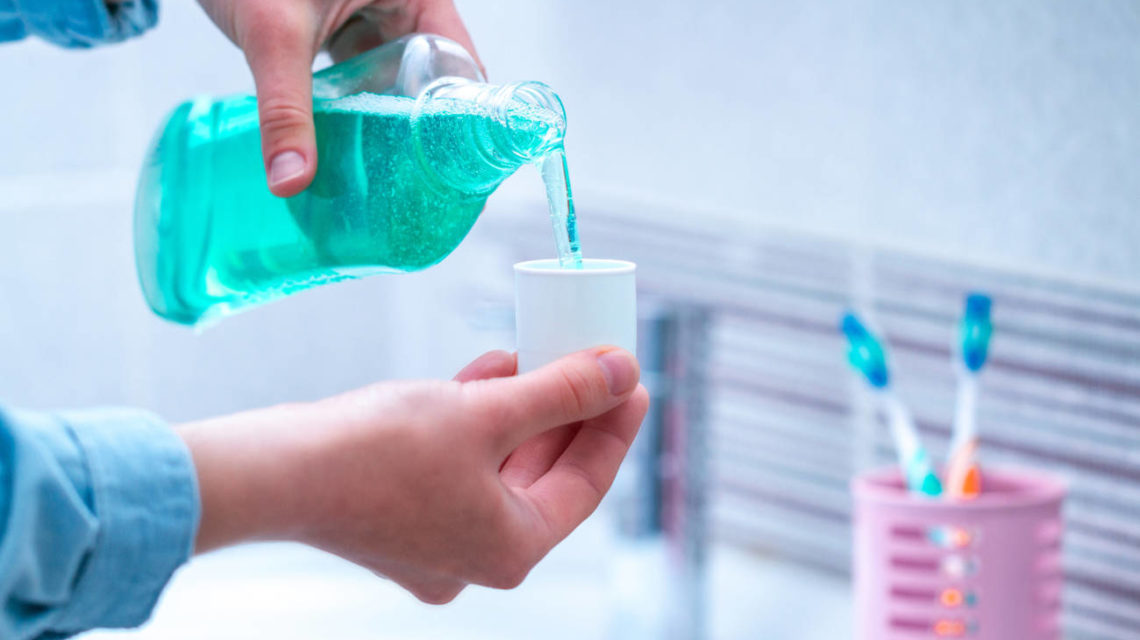 Colutorio dental, ¿cual elegir? - Clínica Dental en Sevilla Asián en ...