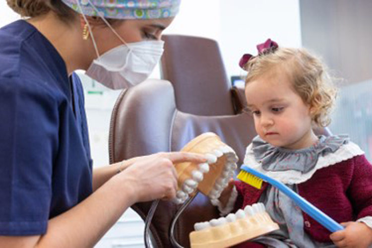 La importancia de la odontopediatría - Clínica dental en Sevilla